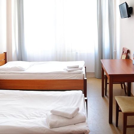 Baza Hotelowa Bobrowiecka 9 Варшава Экстерьер фото