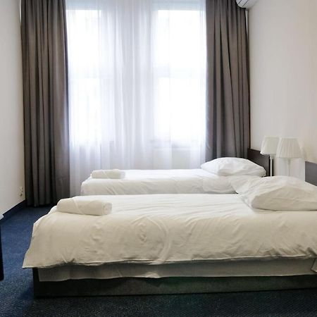 Baza Hotelowa Bobrowiecka 9 Варшава Экстерьер фото