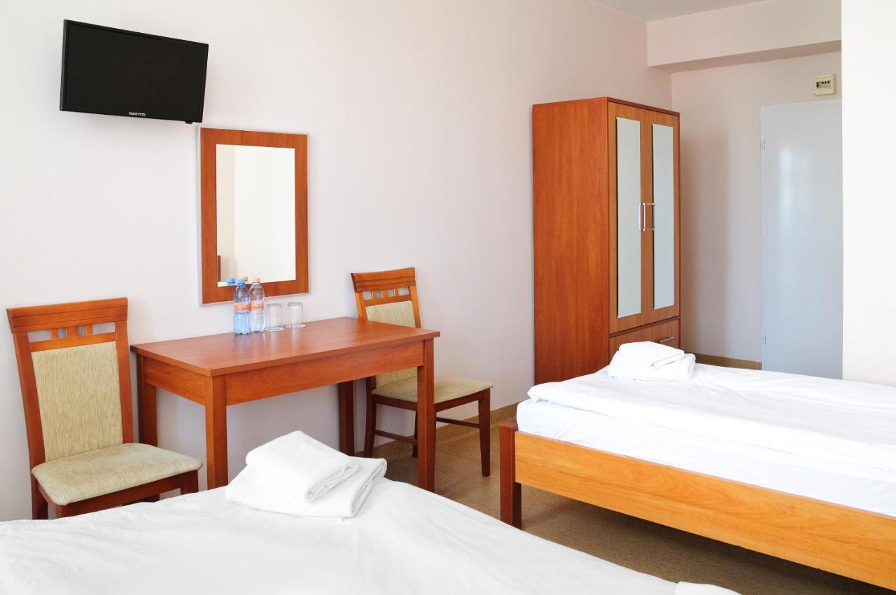 Baza Hotelowa Bobrowiecka 9 Варшава Экстерьер фото