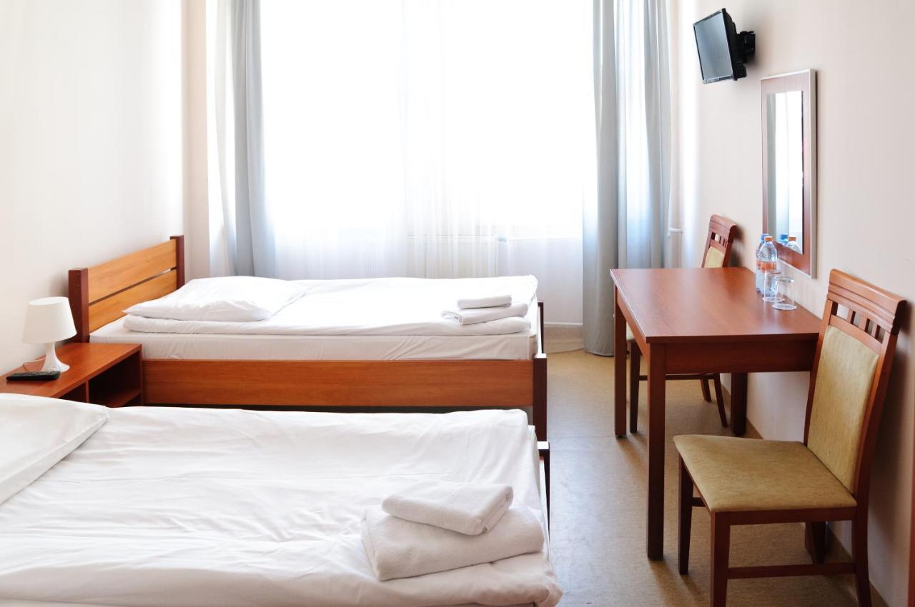 Baza Hotelowa Bobrowiecka 9 Варшава Экстерьер фото