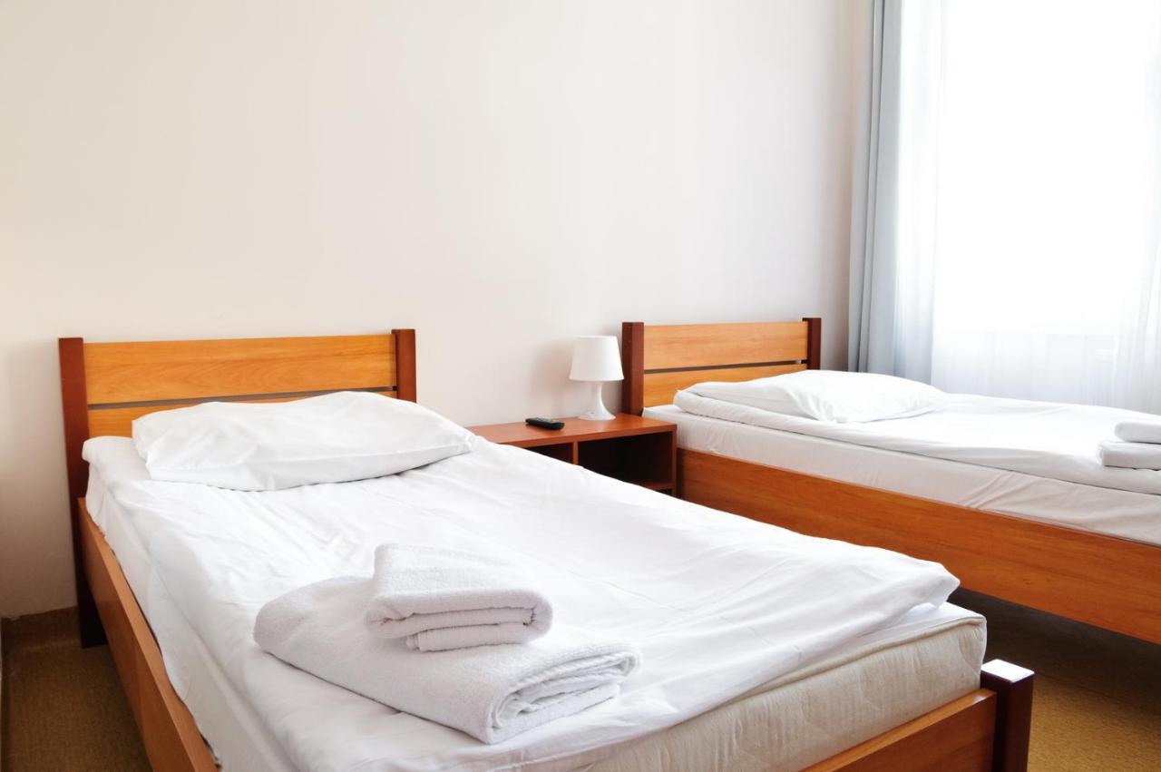 Baza Hotelowa Bobrowiecka 9 Варшава Экстерьер фото