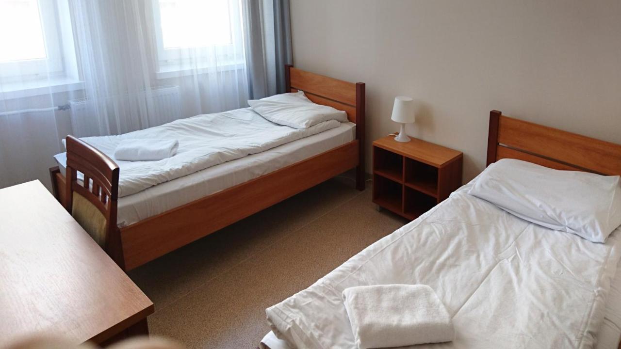 Baza Hotelowa Bobrowiecka 9 Варшава Экстерьер фото