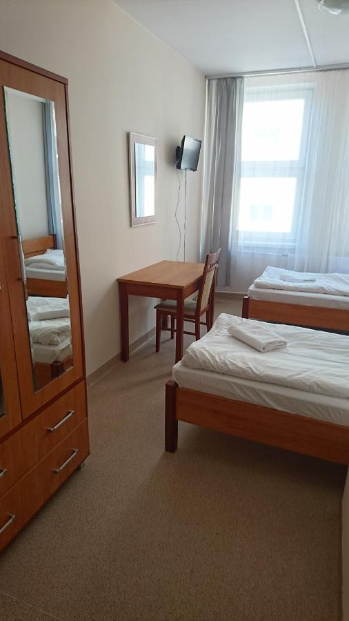 Baza Hotelowa Bobrowiecka 9 Варшава Экстерьер фото