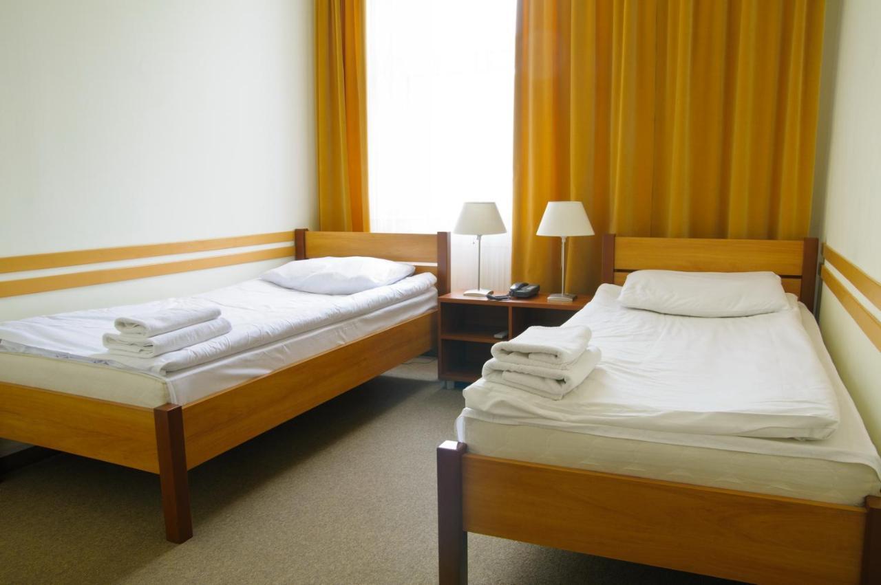 Baza Hotelowa Bobrowiecka 9 Варшава Экстерьер фото
