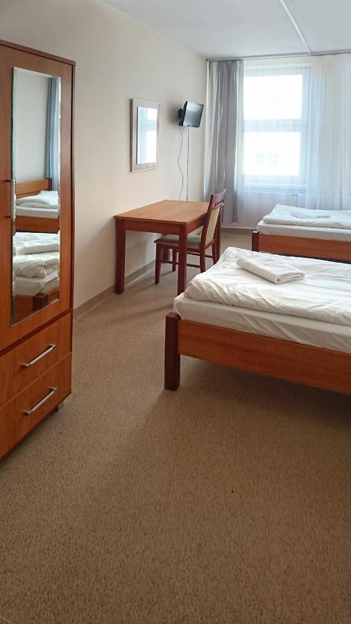 Baza Hotelowa Bobrowiecka 9 Варшава Экстерьер фото