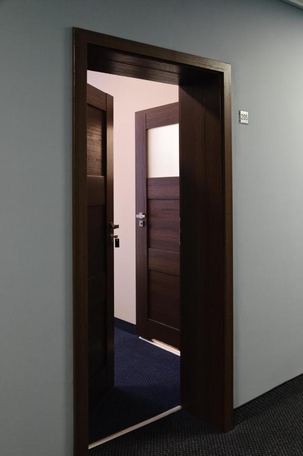 Baza Hotelowa Bobrowiecka 9 Варшава Экстерьер фото